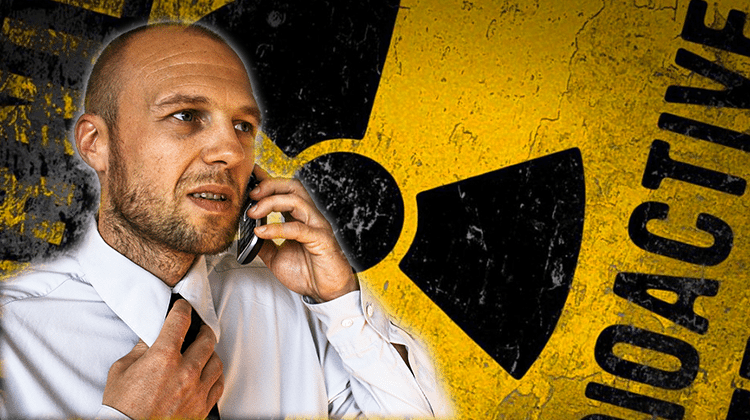 Ακτινοβολία Κινητών: Τι Είναι ο Δείκτης SAR και Είναι Επικίνδυνος;