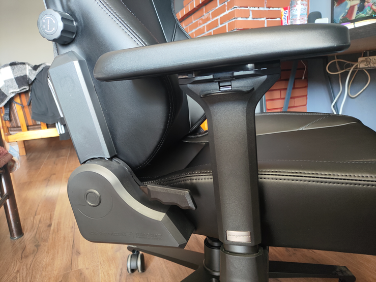 DXRacer CRAFT gaming chair 2